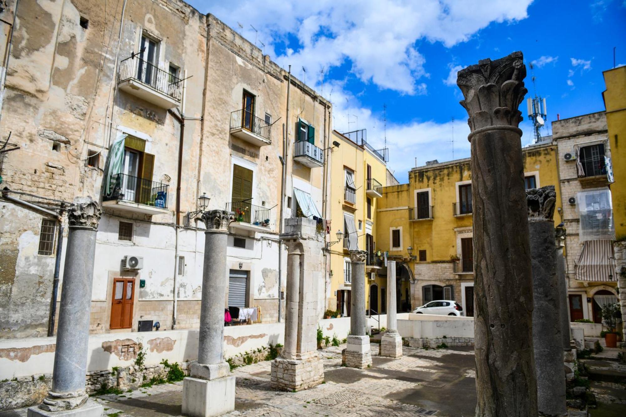 Le Tre Meraviglie Bari Exteriör bild