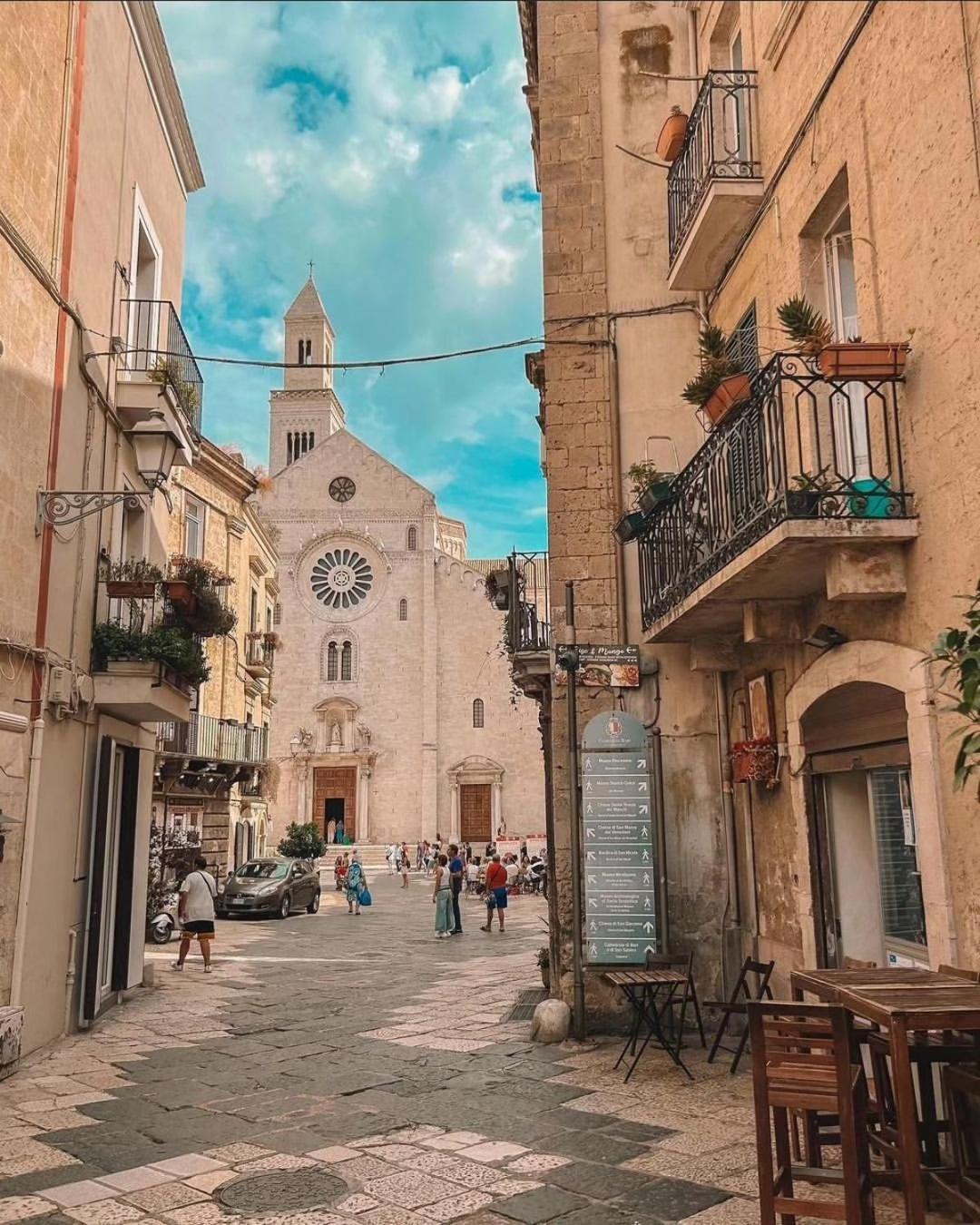 Le Tre Meraviglie Bari Exteriör bild